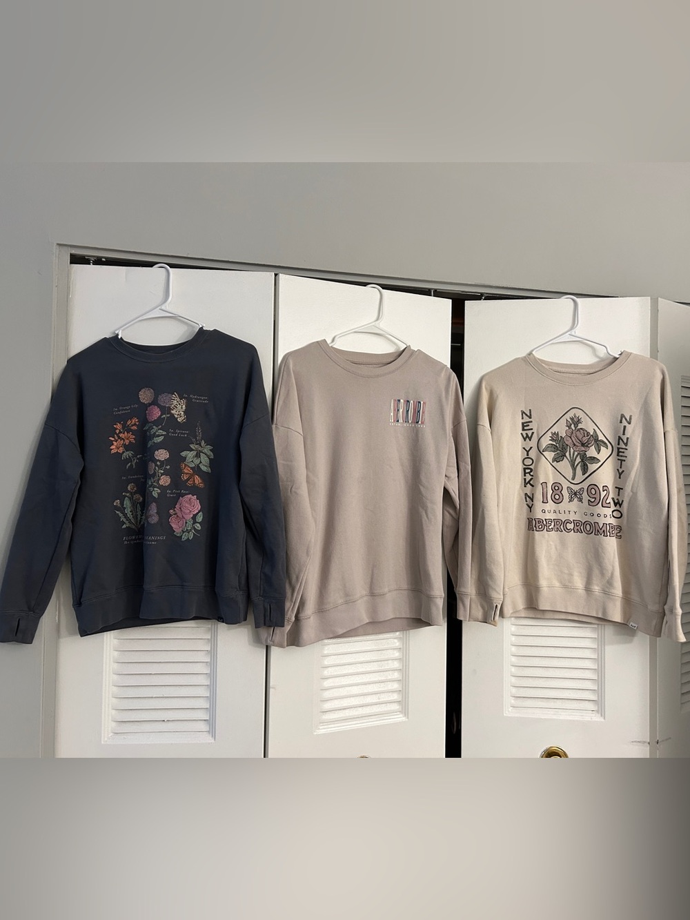 (3) Abercrombie & Fitch Beige Crewneck with Multicolor Logo